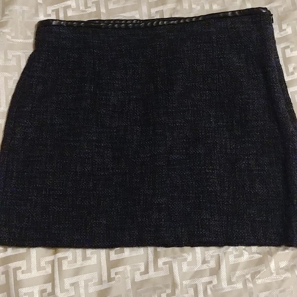 Zara Dresses & Skirts - Zara size Large mini skirt